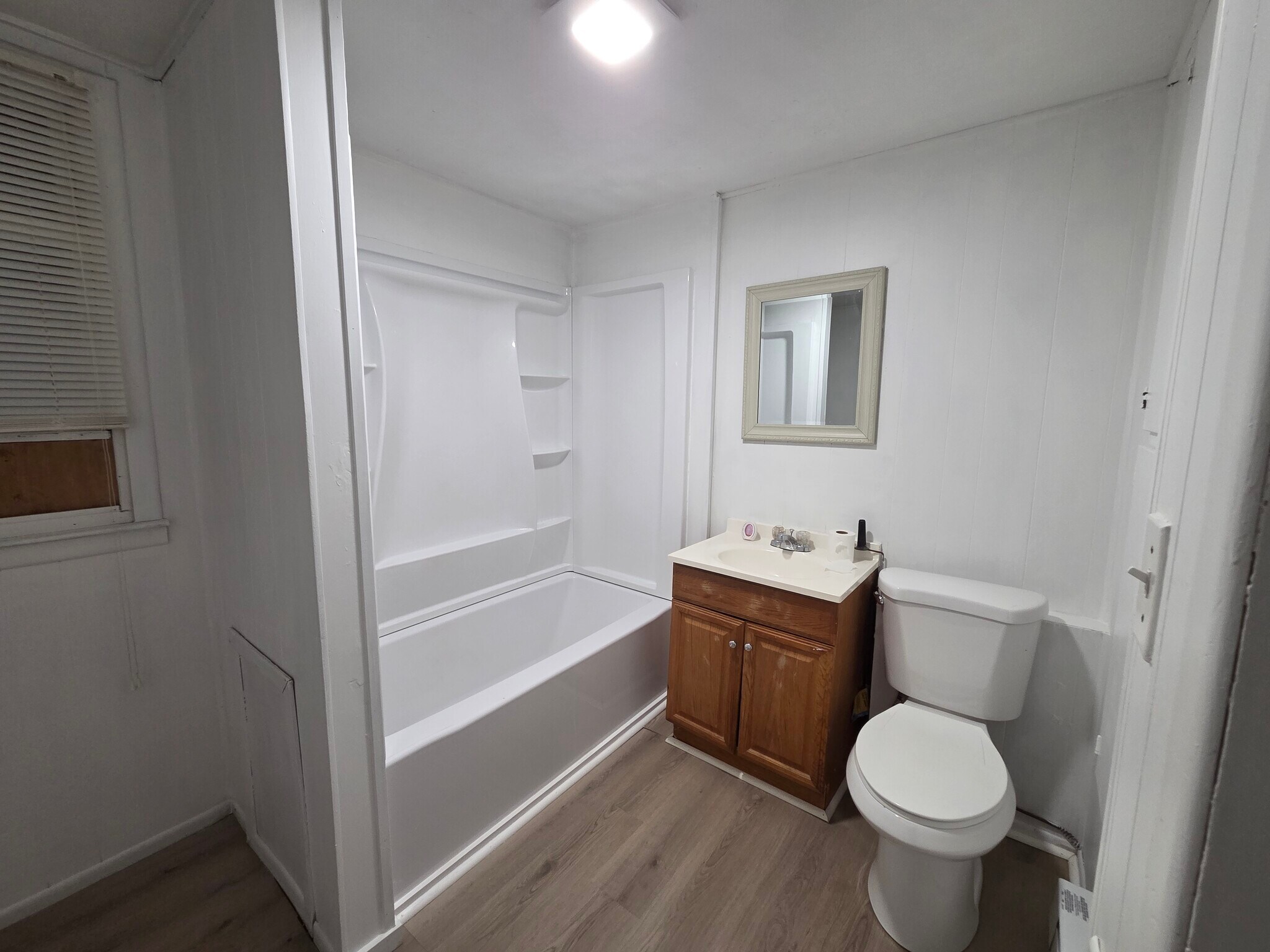 Building Photo - 24 Rocky Hill Ave