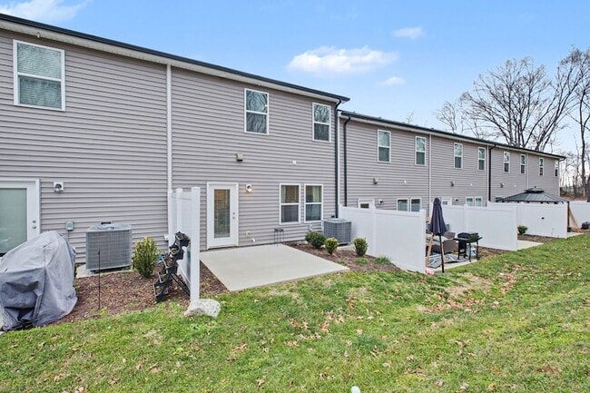 Building Photo - 1682 Denali Dr