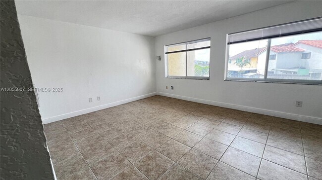 Building Photo - 984 W 40th St