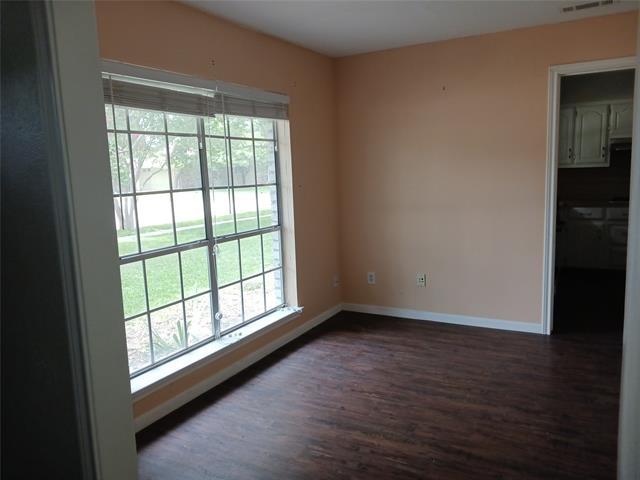 Building Photo - 704 Allison Dr