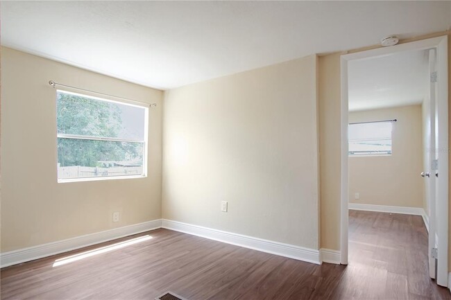 Building Photo - 26 Forest Dr