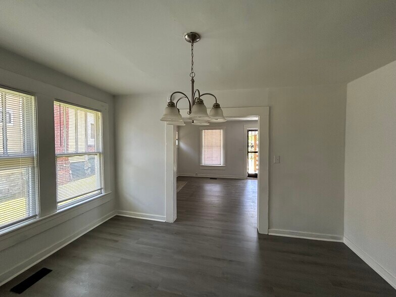 Building Photo - 2904 Garrison Ave SW