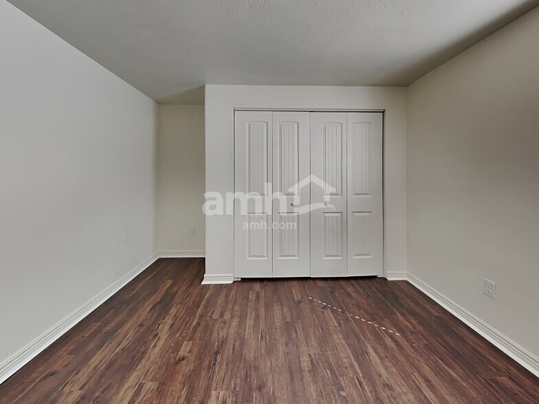 Building Photo - 3672 Nairn Dr