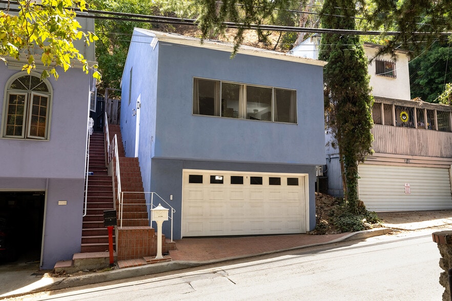 Building Photo - 8572 Wonderland Ave