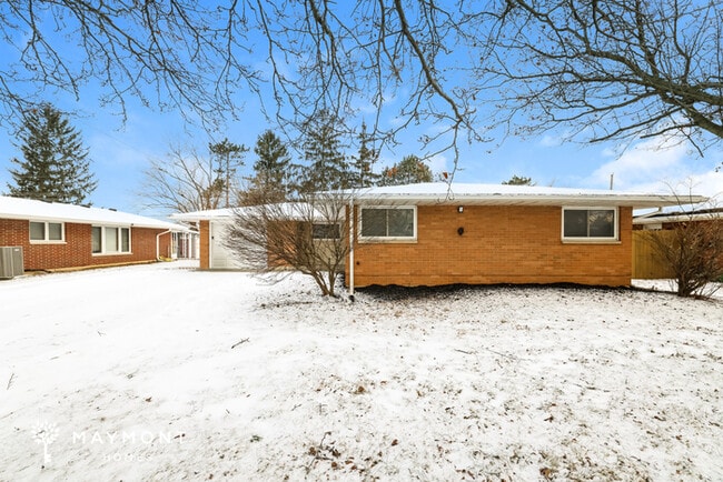 Primary Photo - 261 Bellaire Dr