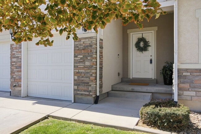 Building Photo - 3753 N Prairie Grass Dr