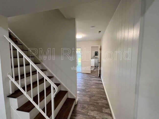 Building Photo - 1901 Beaver Rd