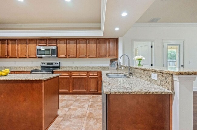 Building Photo - 4-BR Niceville Rental with Gourmet Kitchen & 2-Car Garage!