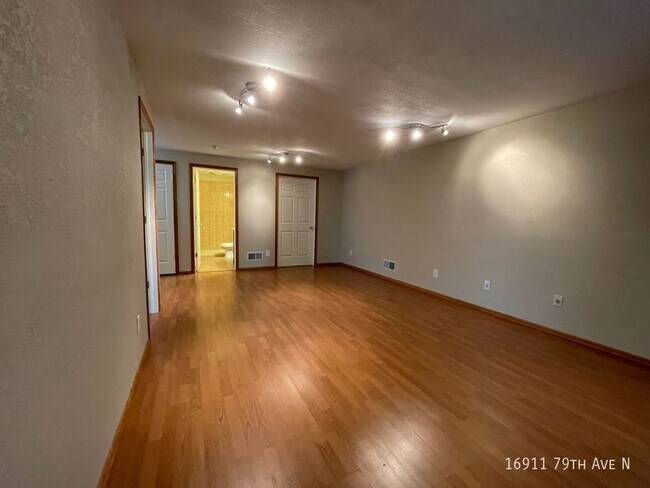 Building Photo - 16911 79th Ave N