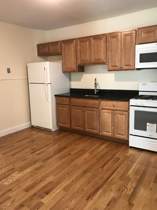 Building Photo - 6 Spalding St