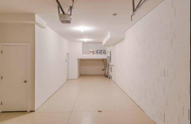 Building Photo - 261 Leverington Ave
