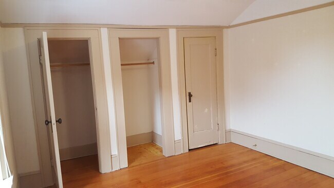 Building Photo - 2330 SE Tamarack Ave