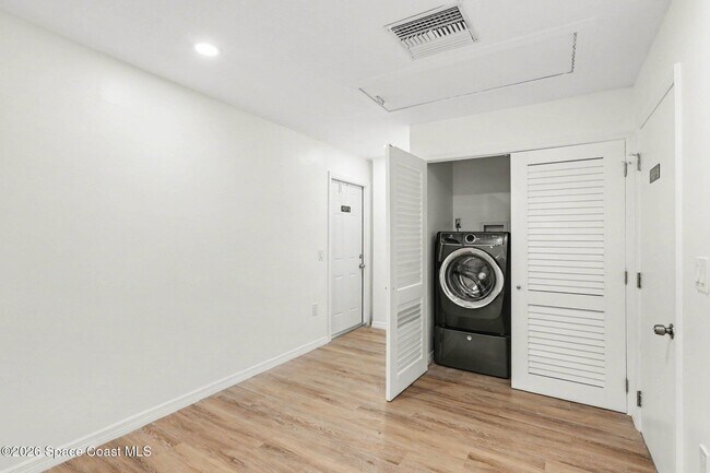 Building Photo - 3200 N Tropical Trail