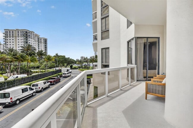 Building Photo - 20185 E Country Club Dr