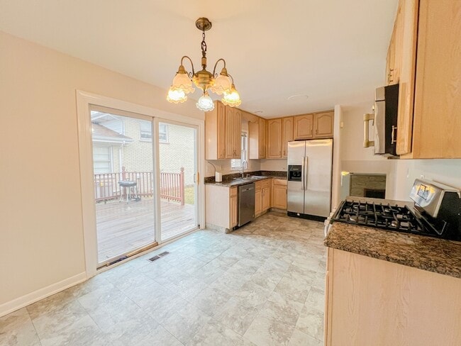 Building Photo - 4716 Thatcher Ave