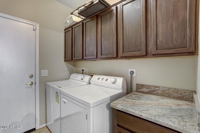 Building Photo - 5339 W Buffalo Pl