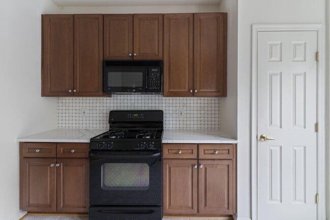 Building Photo - 1021 Leeward Way