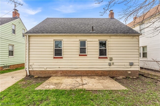 Building Photo - 20751 Goller Ave