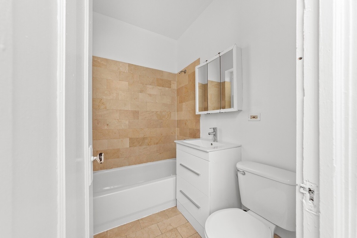 Building Photo - 2349 N Drake Ave