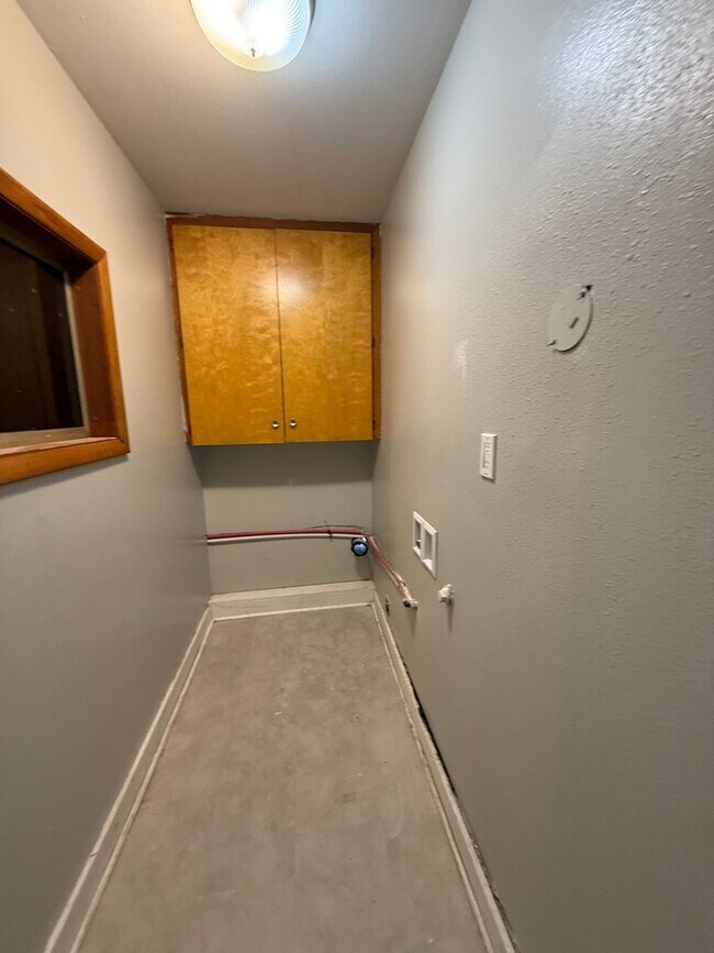 Building Photo - 802 N 20th Ave