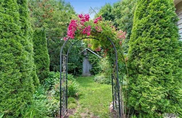 Building Photo - 3600 Pequash Ave