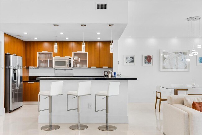 Building Photo - 7901 Hispanola Ave