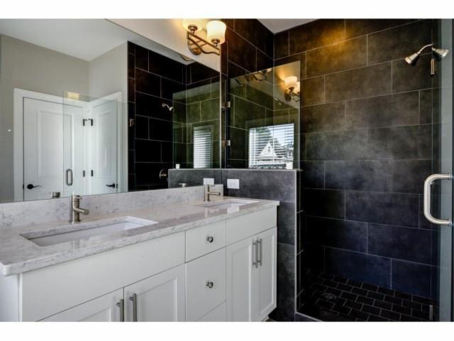 Building Photo - 1295 Linden Ct