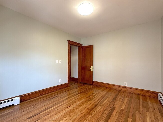 Building Photo - 156 Jaques St