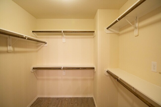 Building Photo - Green Lake Meadow - 10314 Clearwater Way, ...
