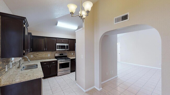 Building Photo - 1108 Coyote Ln