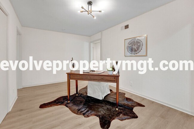 Building Photo - 1260 Cherrydale Cove