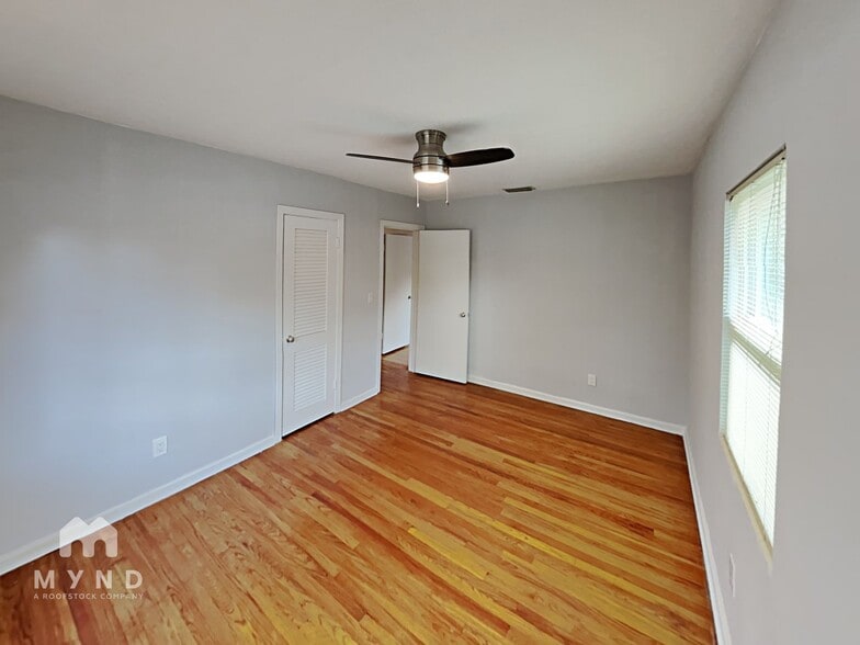 Building Photo - 809 Woodside Ave