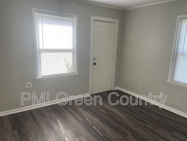 Building Photo - 4609 W 3rd St