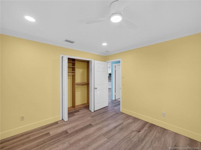 Building Photo - 3055 SE Glasgow Dr