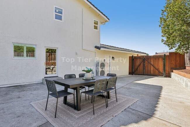 Building Photo - 44 Lariat Ct