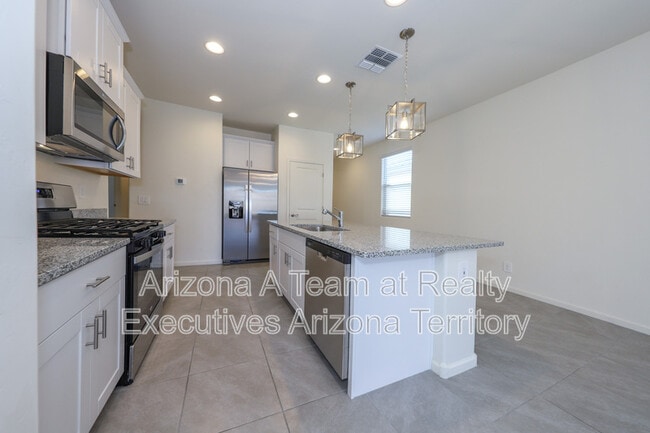 Building Photo - 4882 E Greenway Wash Dr