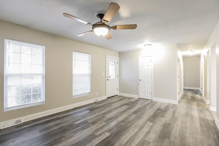 Building Photo - 1308 SE Knights Bridge