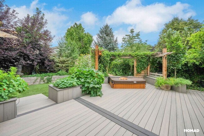 Building Photo - Beautiful 4BR House in Centennial