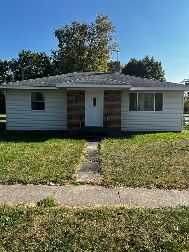 Primary Photo - 5093 Center St
