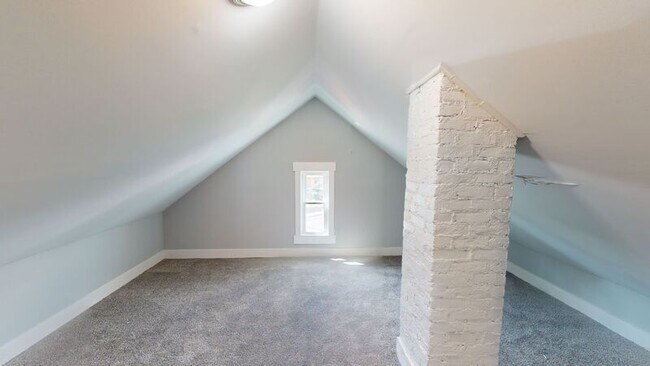 Building Photo - 2228 Wayne Ave