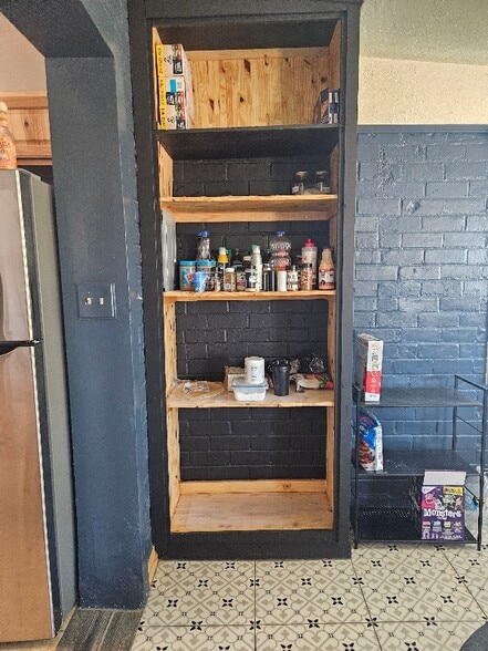 Building Photo - 1548 E 9th St