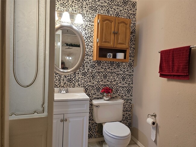 Building Photo - 16726 David Glen Dr