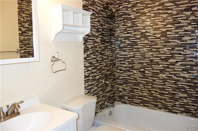 Building Photo - 4600 Brookhill Dr S