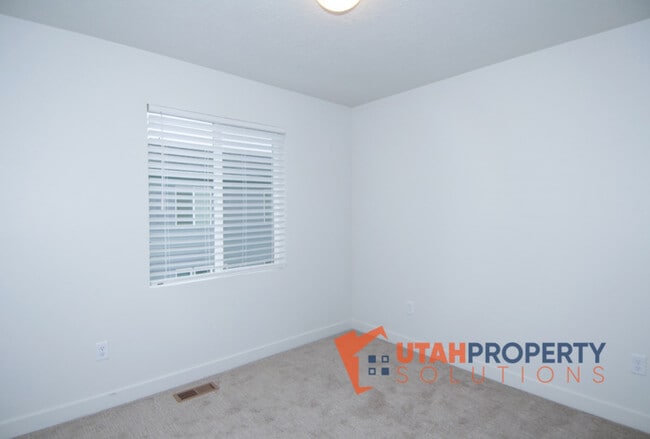 Building Photo - 427 S 960 W