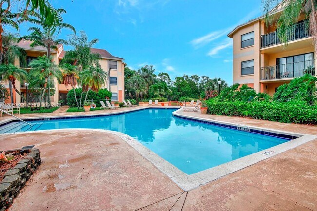 Building Photo - 9999 Summerbreeze Dr