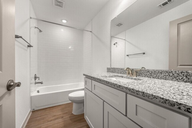 Building Photo - 7518 Gramercy Wy