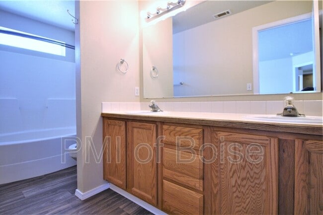 Building Photo - 4353 S Wildbrook Ave