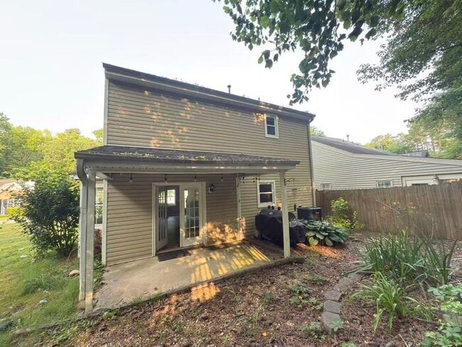 Building Photo - 3 bedroom house in Hillsborough Chase