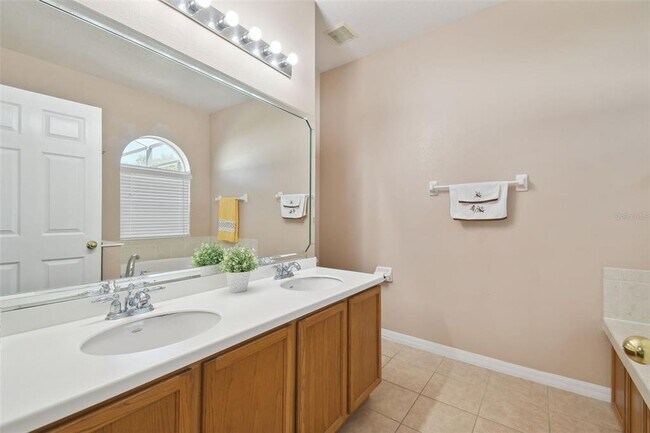 Building Photo - 258 Henley Cir