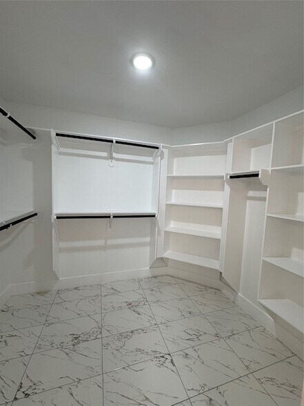 Building Photo - 13122 Lake Conroe Bay Rd